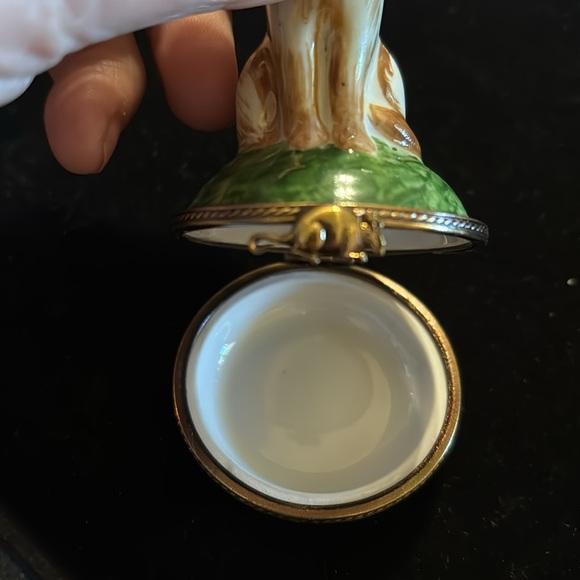 Limoges "upright sitting cat" trinket box - Picture 6 of 9